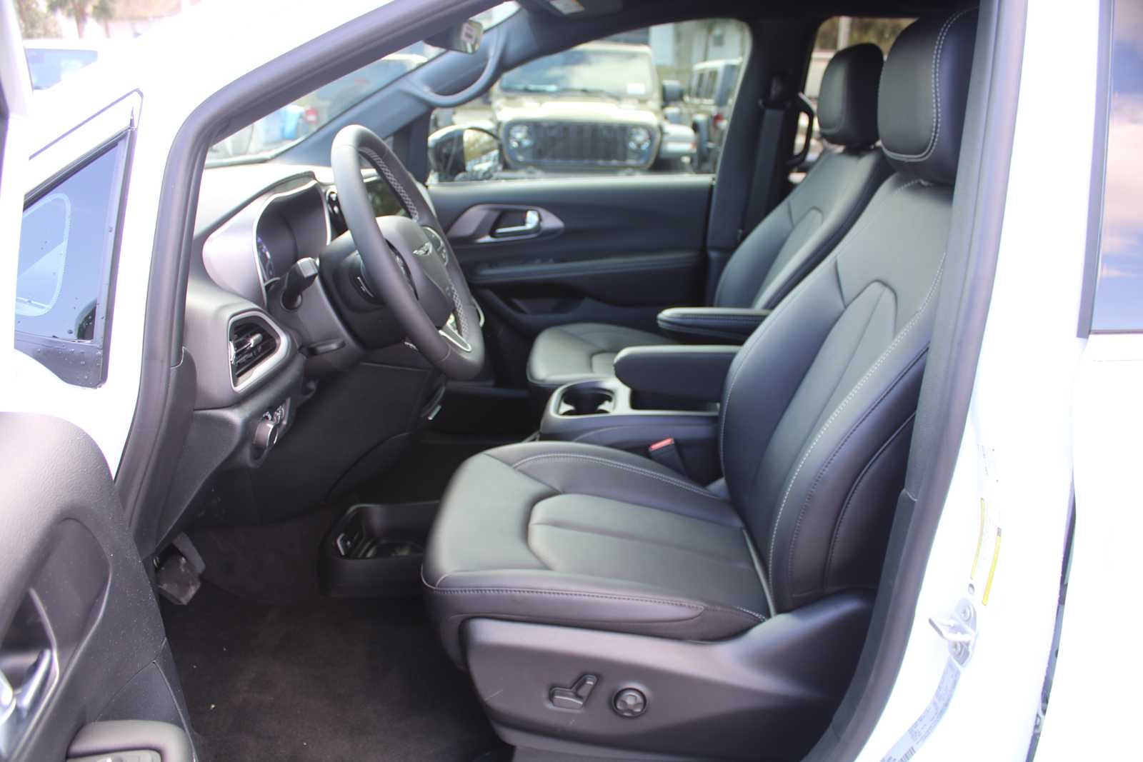 2026 Chrysler Voyager VOYAGER LX