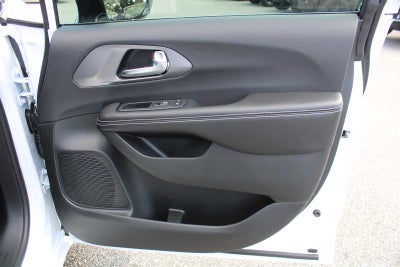 2026 Chrysler Voyager VOYAGER LX