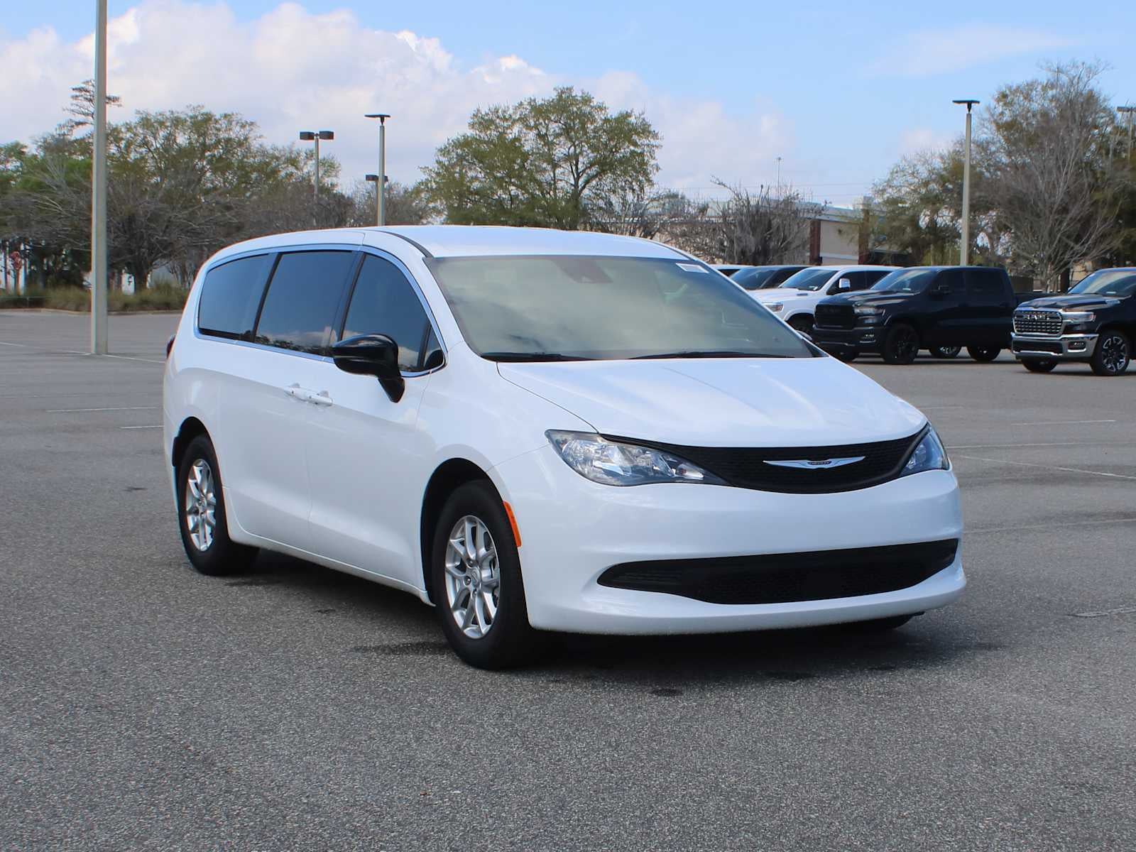 2026 Chrysler Voyager VOYAGER LX