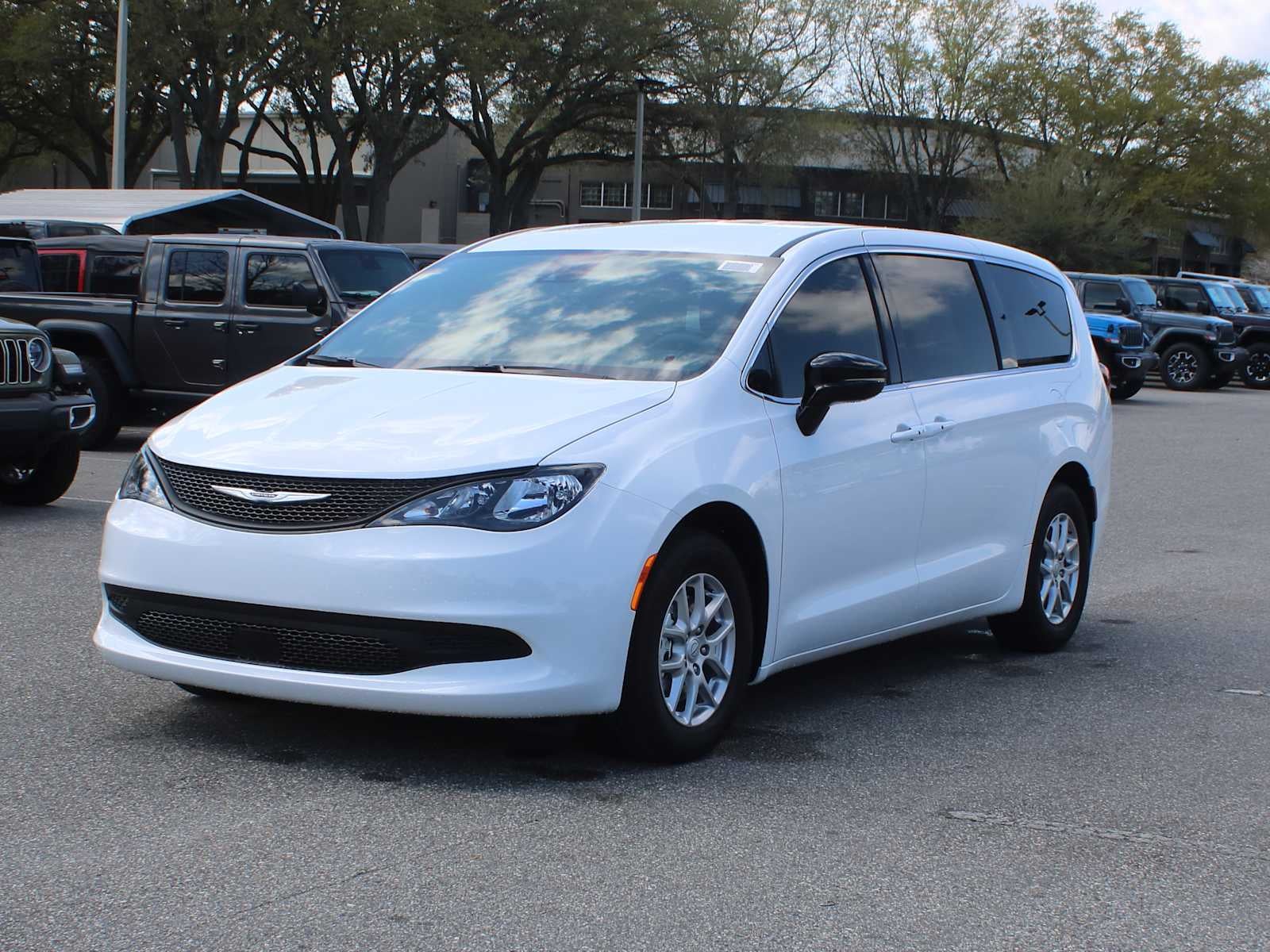 2026 Chrysler Voyager VOYAGER LX