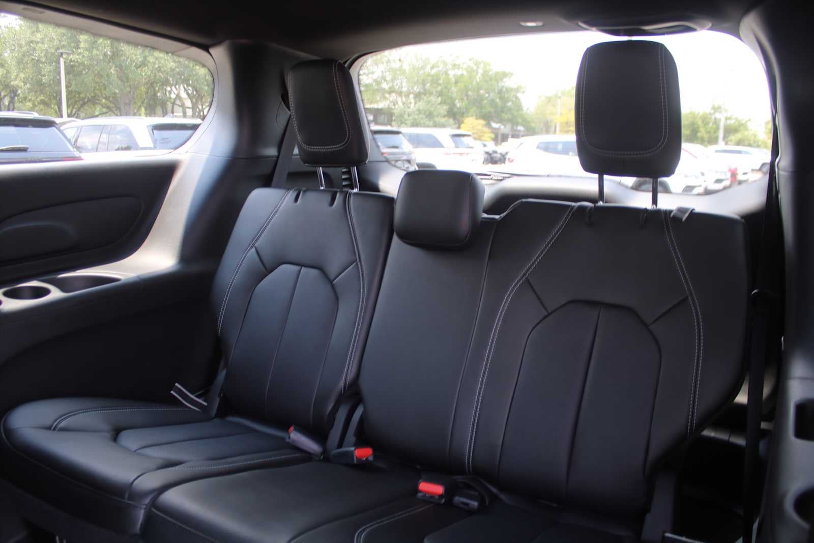 2027 Chrysler Pacifica LX