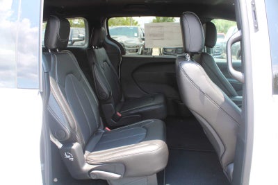2027 Chrysler Pacifica LX