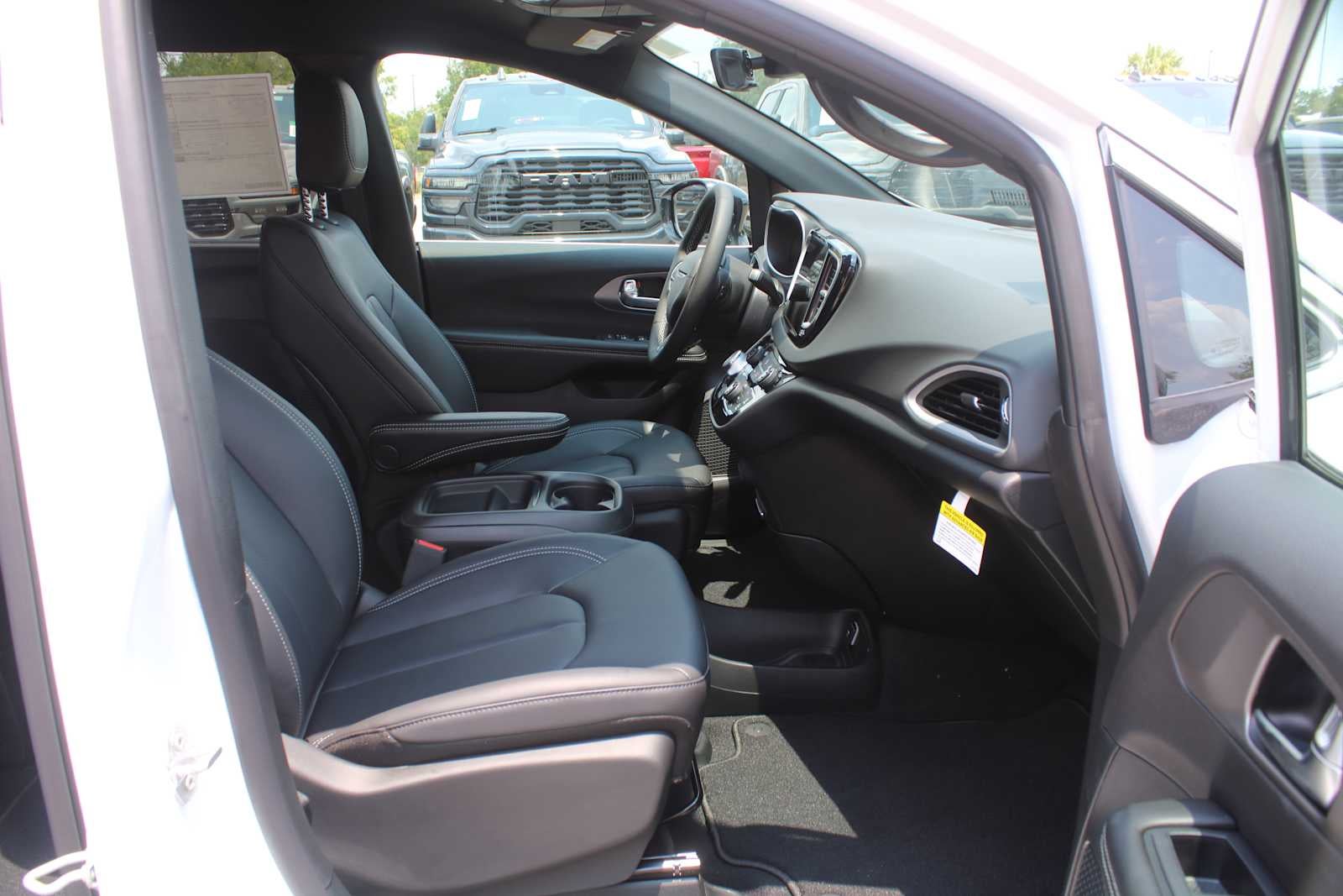 2027 Chrysler Pacifica LX