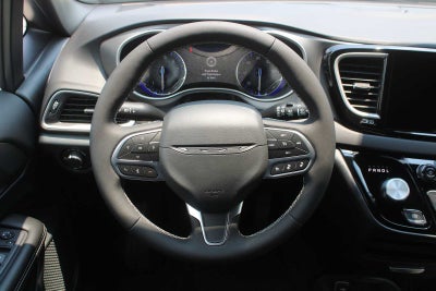 2027 Chrysler Pacifica LX