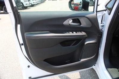 2027 Chrysler Pacifica LX