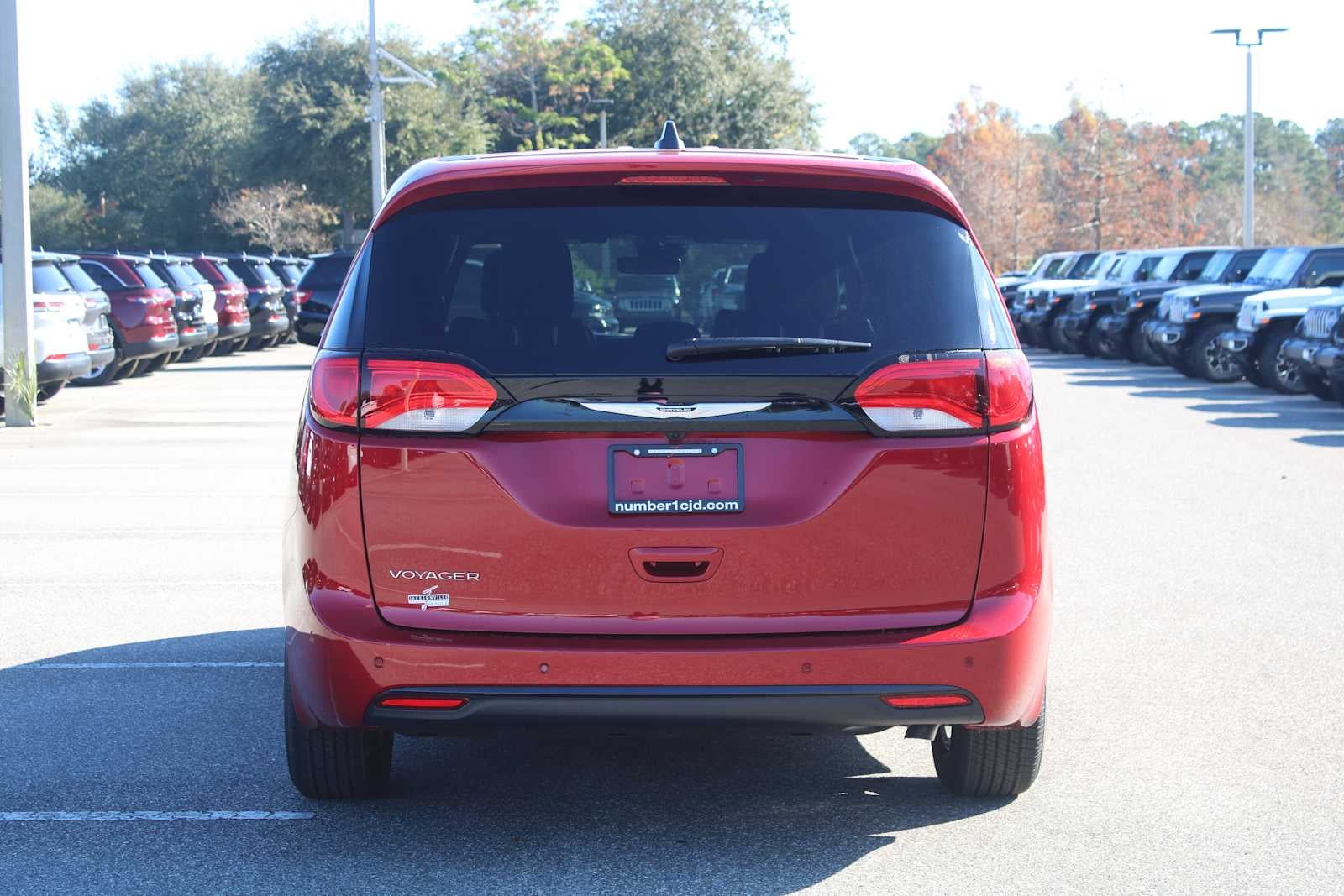 2026 Chrysler Voyager VOYAGER LX