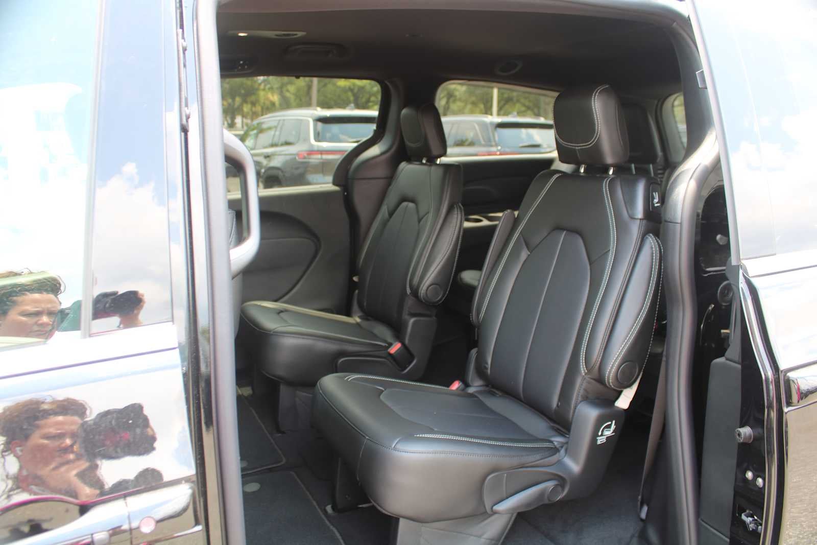 2027 Chrysler Pacifica LX