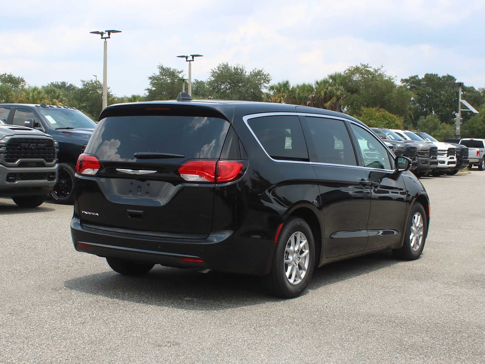 2027 Chrysler Pacifica LX