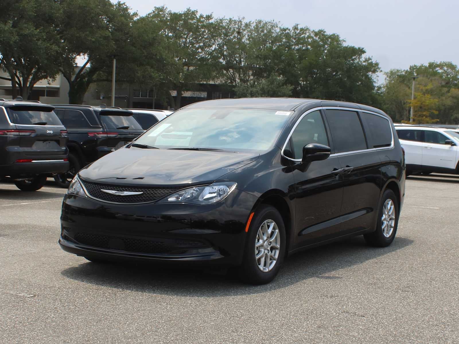 2027 Chrysler Pacifica LX