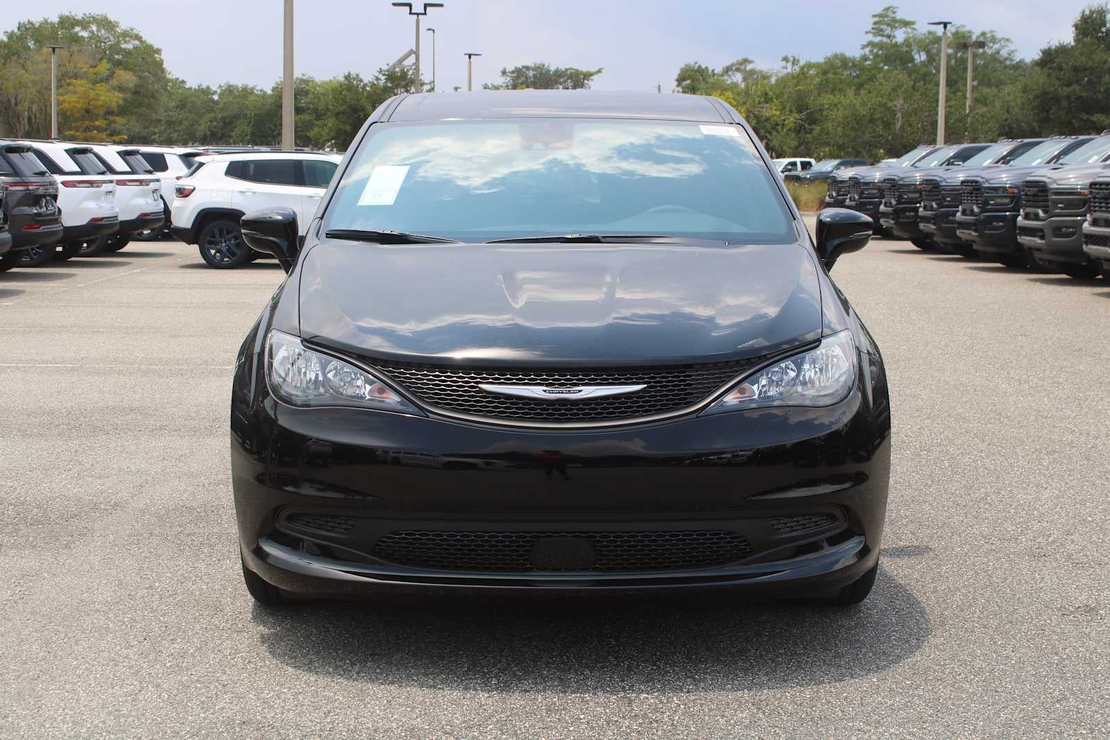 2027 Chrysler Pacifica LX