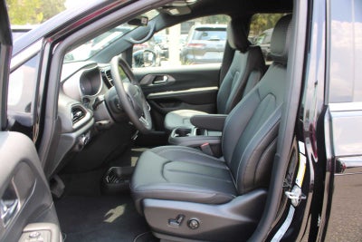 2027 Chrysler Pacifica LX