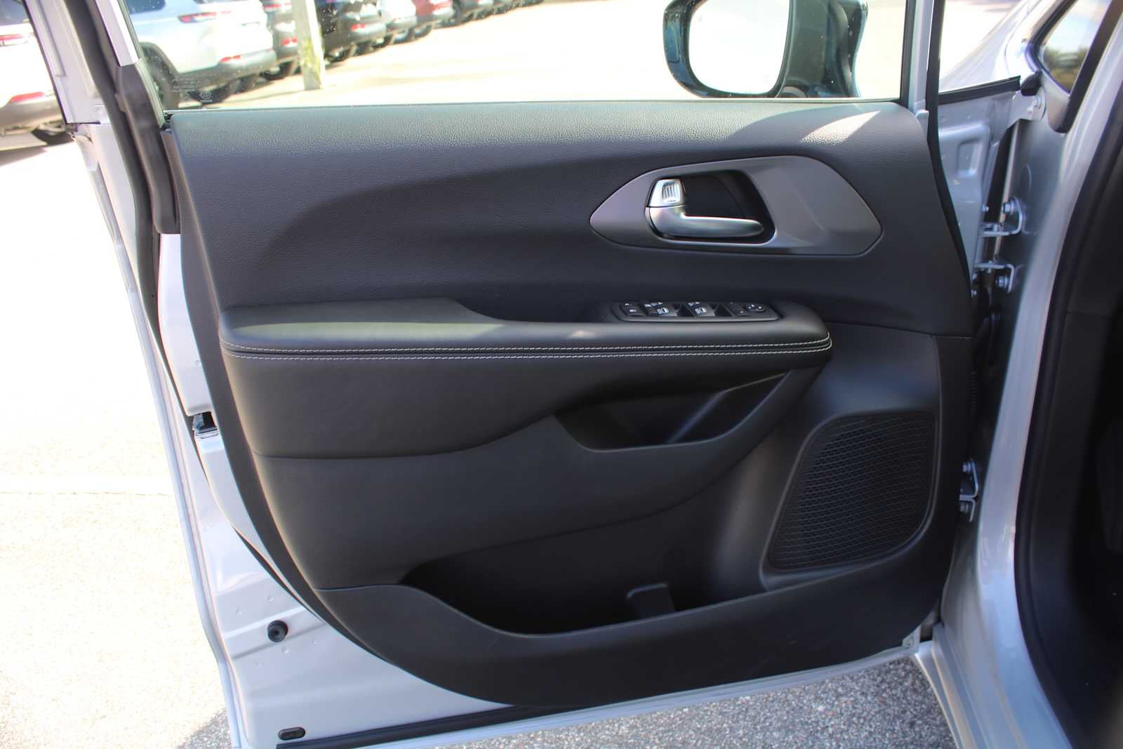 2026 Chrysler Voyager VOYAGER LX