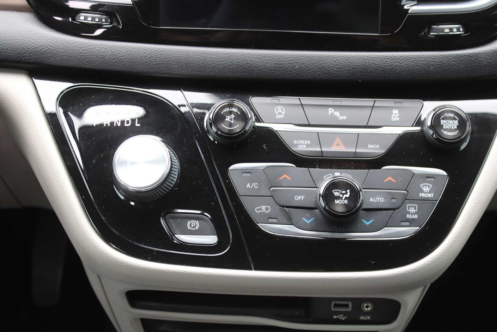 2017 Chrysler Pacifica Touring-L Plus