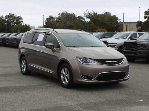2017 Chrysler Pacifica Touring-L Plus