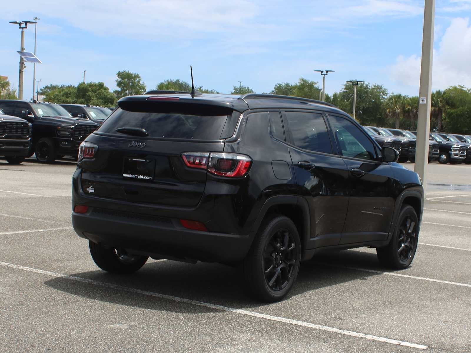 2026 Jeep Compass Latitude Altitude