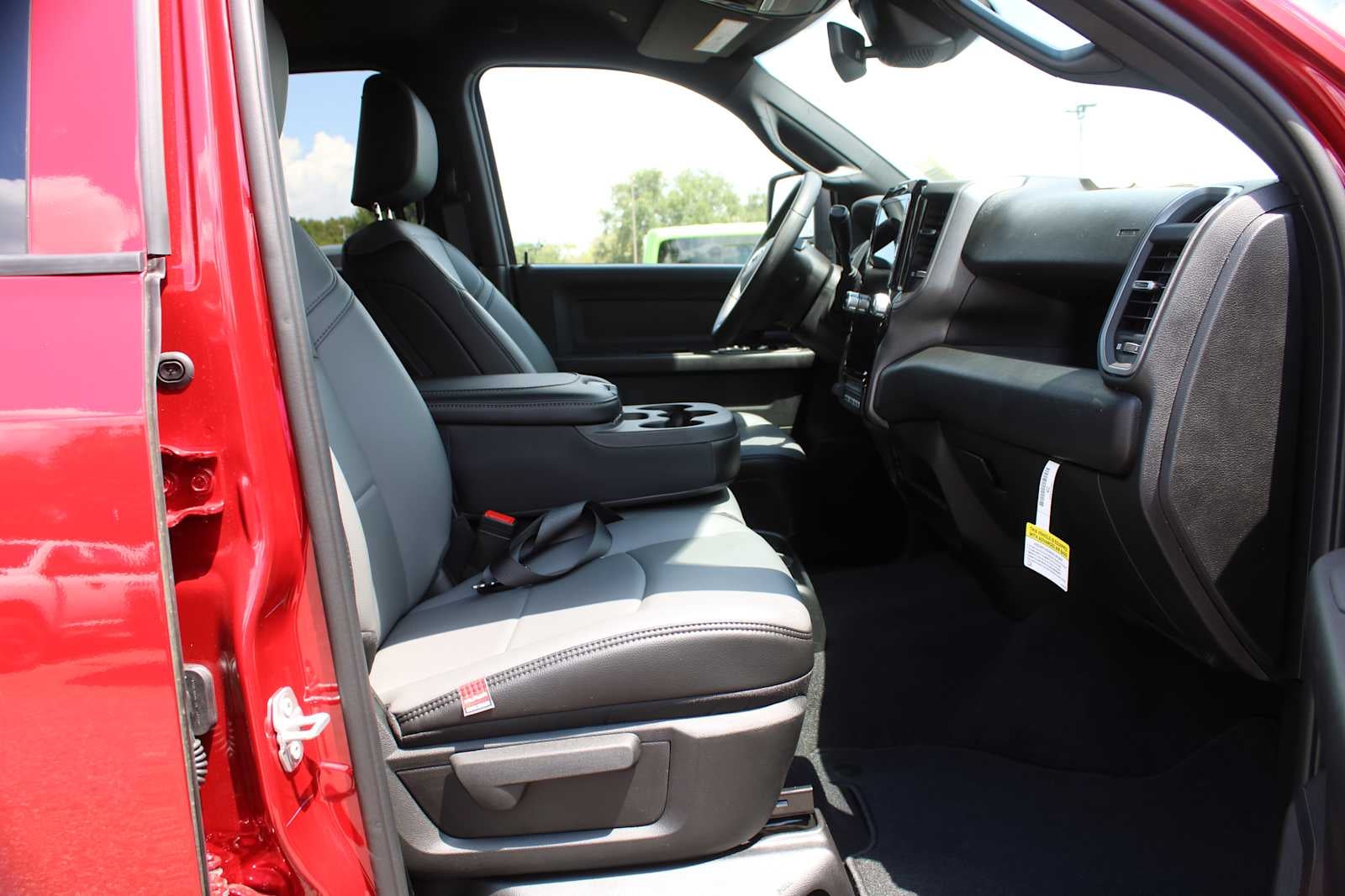 2026 RAM Ram 3500 RAM 3500 TRADESMAN CREW CAB 4X4 6'4' BOX