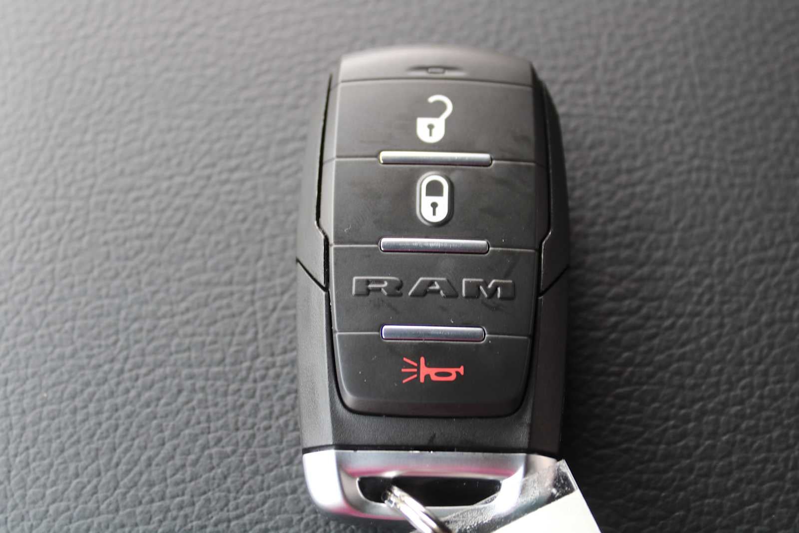 2026 RAM Ram 3500 RAM 3500 TRADESMAN CREW CAB 4X4 6'4' BOX