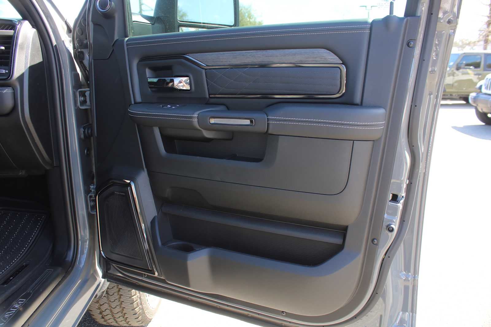 2026 RAM Ram 2500 RAM 2500 LIMITED CREW CAB 4X4 6'4' BOX