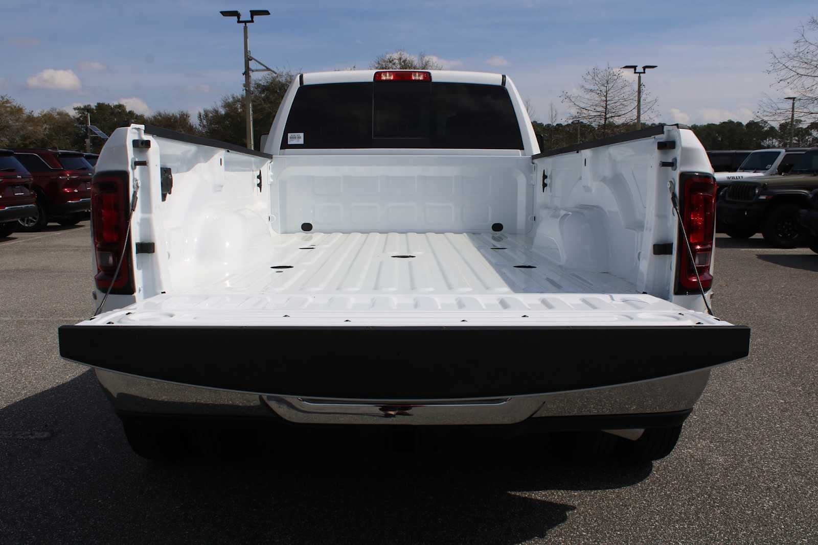 2026 RAM Ram 3500 RAM 3500 TRADESMAN CREW CAB 4X4 8' BOX