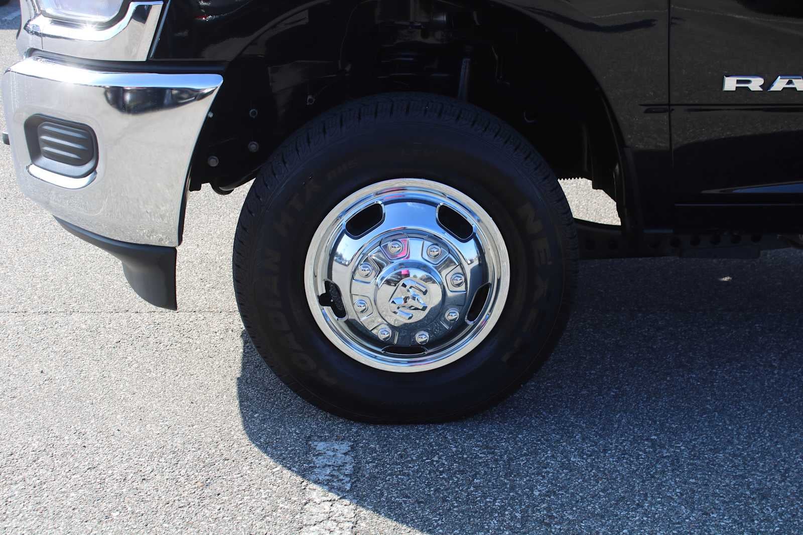 2024 RAM 3500 Big Horn Crew Cab 4x4 8' Box