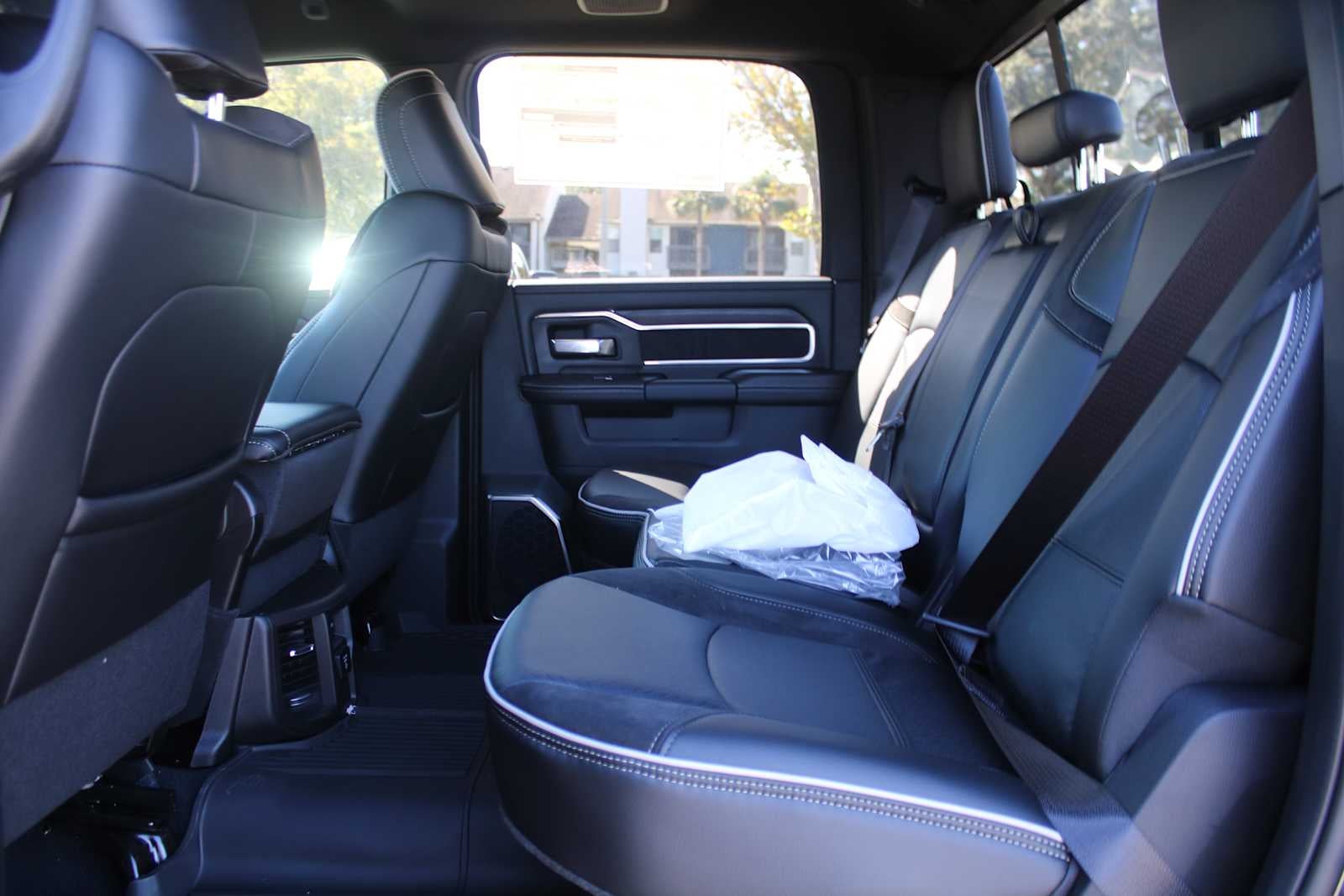 2026 RAM Ram 3500 RAM 3500 LARAMIE CREW CAB 4X4 8' BOX