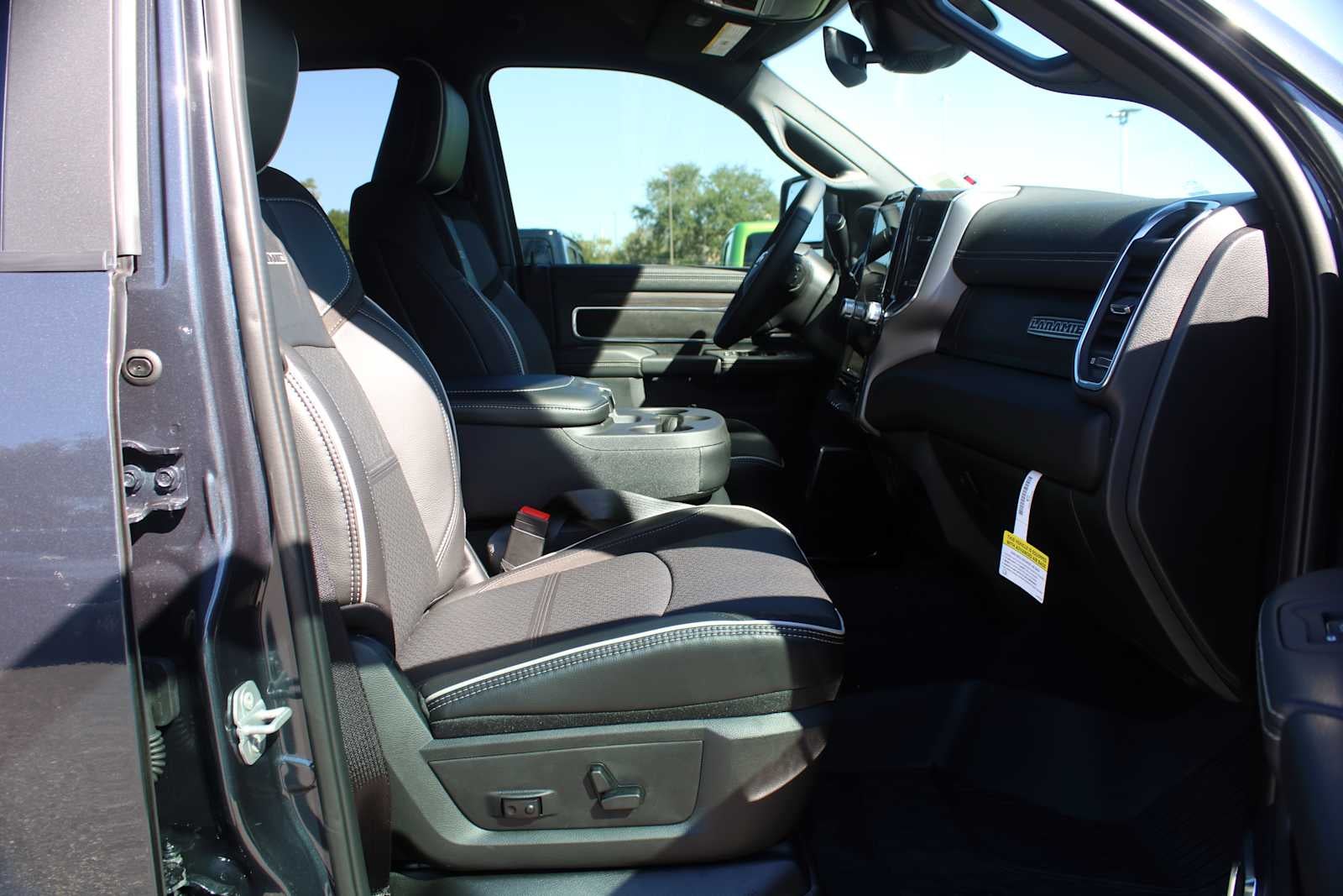 2026 RAM Ram 3500 RAM 3500 LARAMIE CREW CAB 4X4 8' BOX