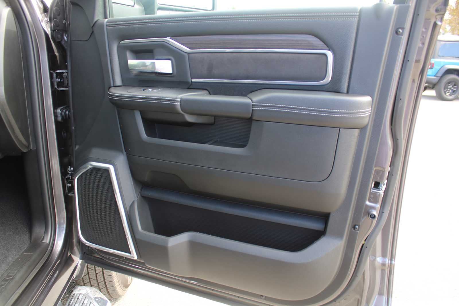 2026 RAM Ram 3500 RAM 3500 LARAMIE CREW CAB 4X4 8' BOX