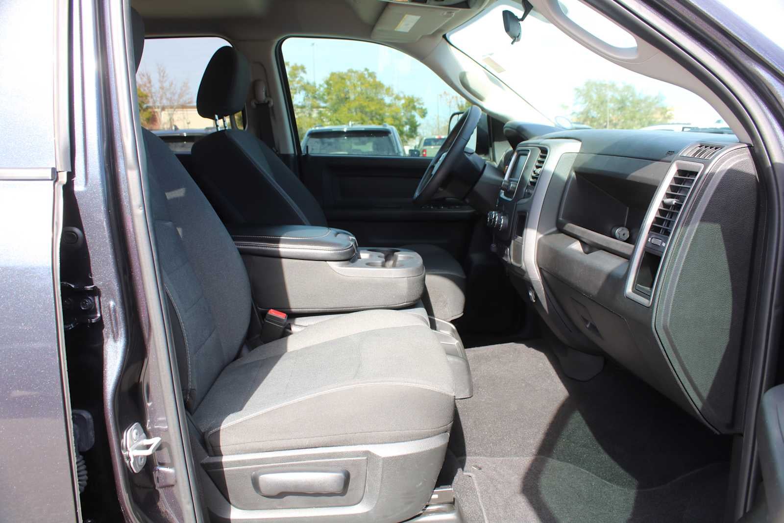 2021 RAM 1500 Classic Tradesman Crew Cab 4x4 5'7' Box