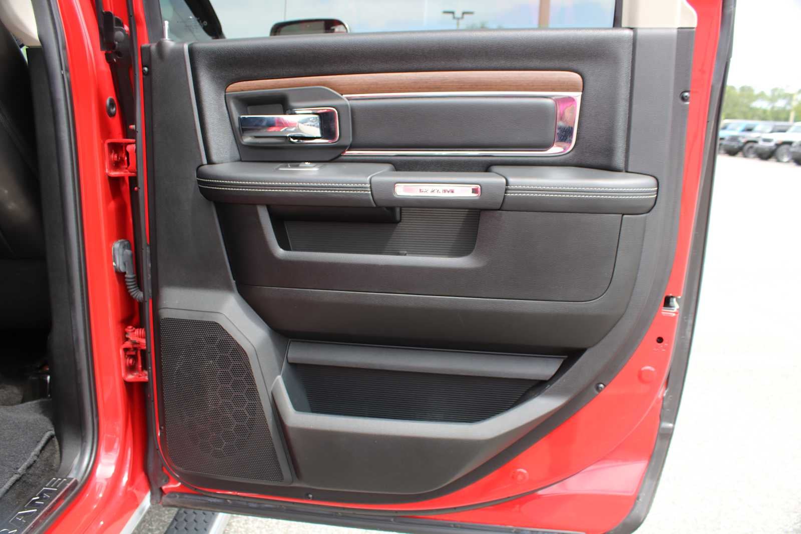 2017 RAM 2500 Laramie Crew Cab 4x4 6'4' Box