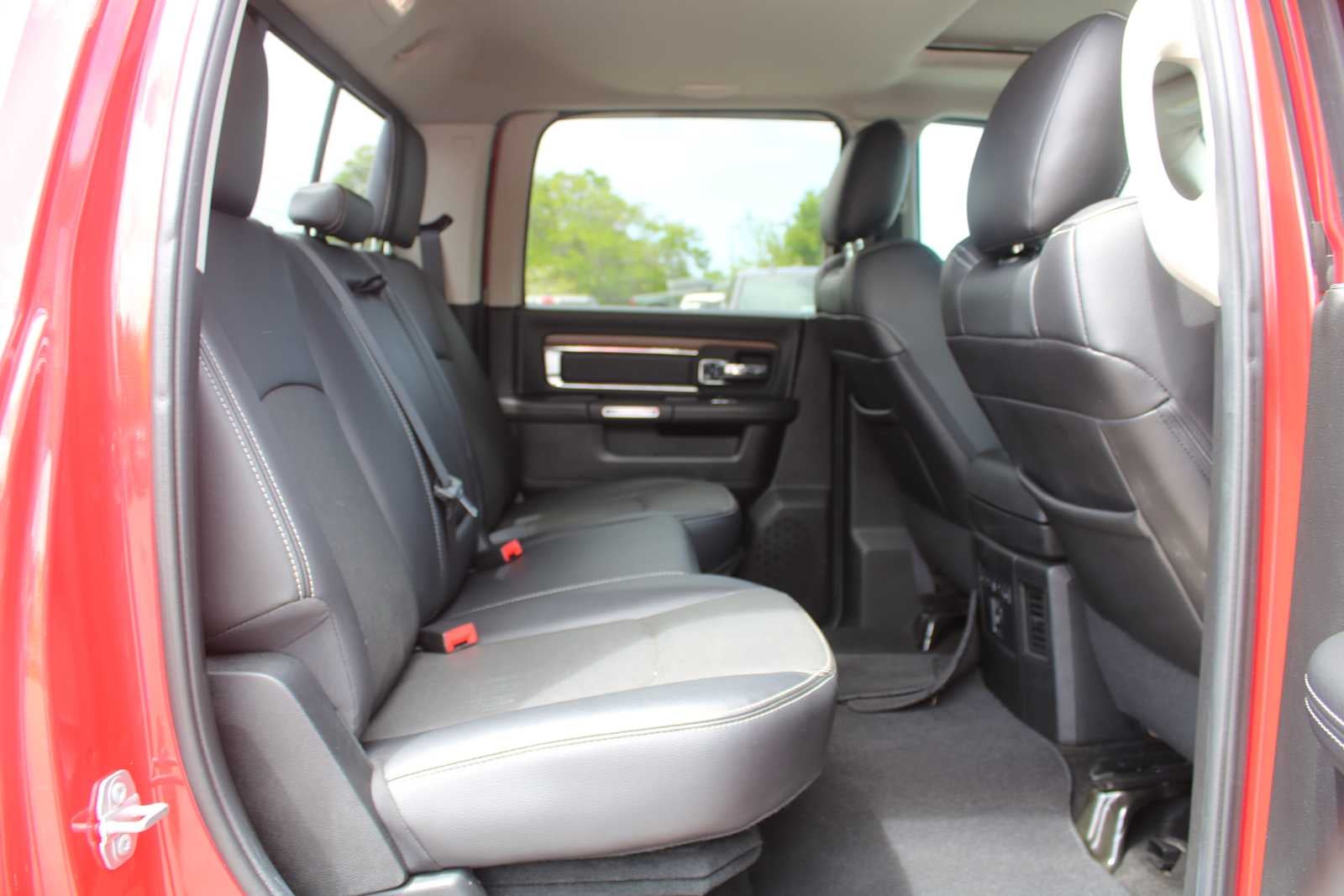 2017 RAM 2500 Laramie Crew Cab 4x4 6'4' Box