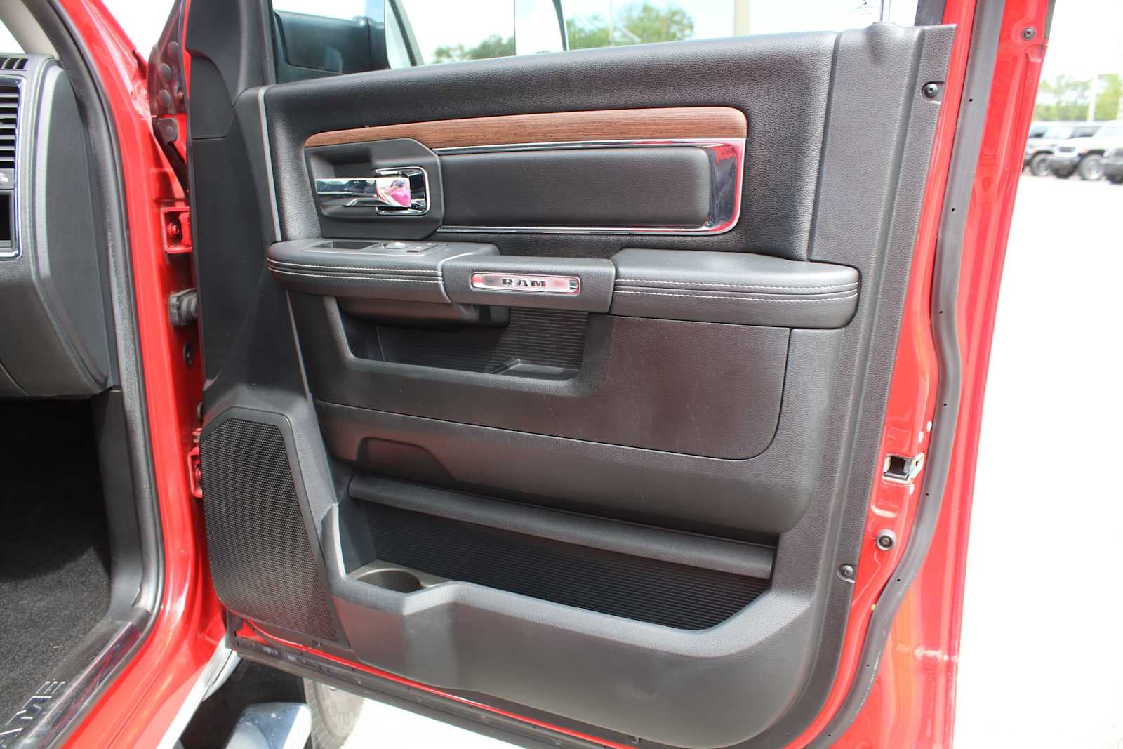 2017 RAM 2500 Laramie Crew Cab 4x4 6'4' Box