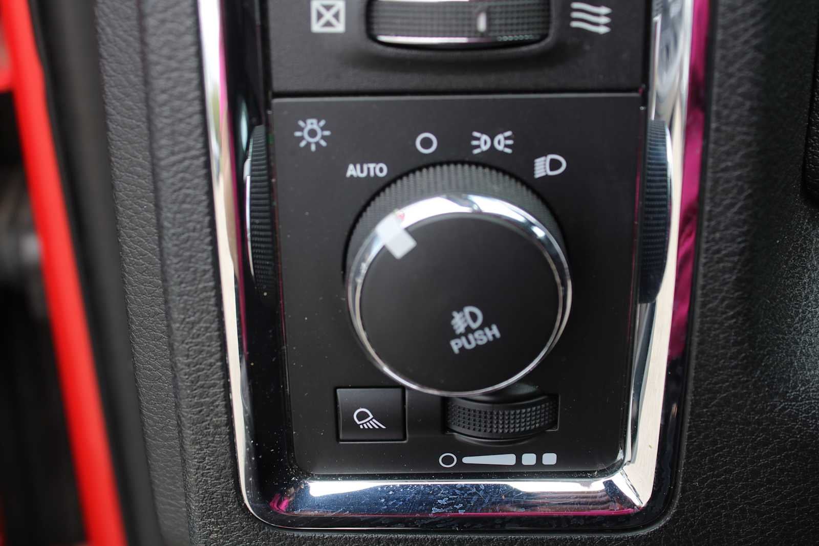 2017 RAM 2500 Laramie Crew Cab 4x4 6'4' Box