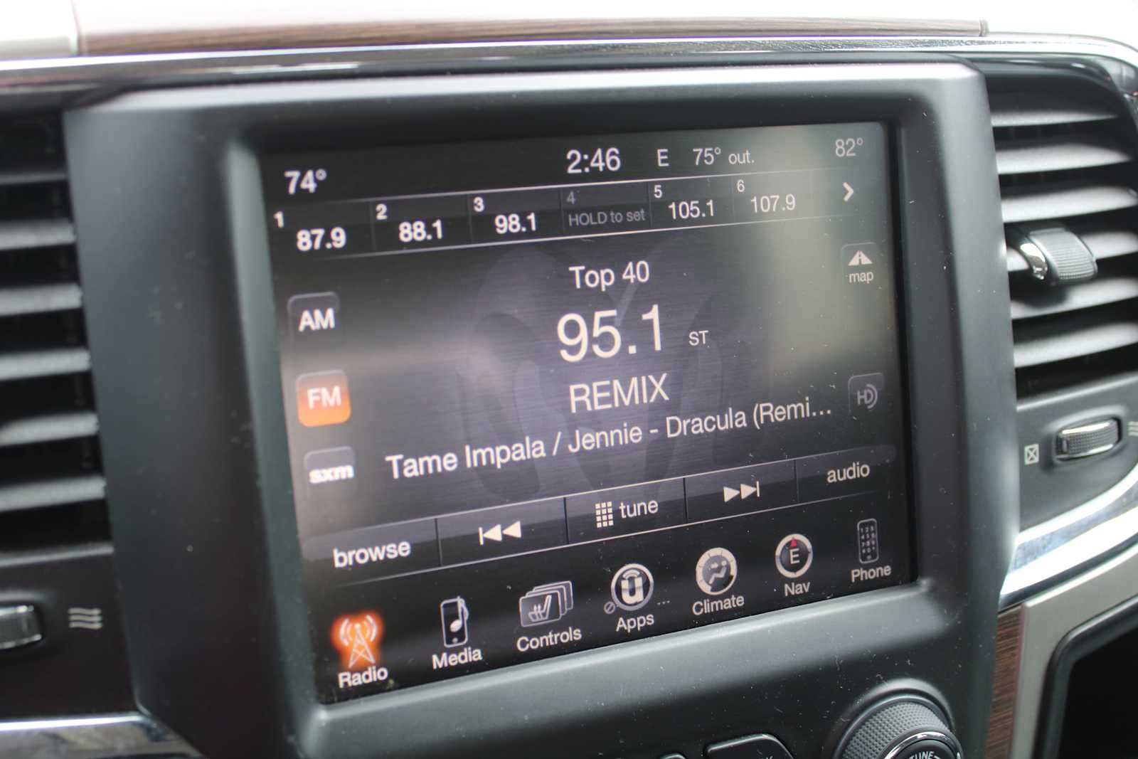 2017 RAM 2500 Laramie Crew Cab 4x4 6'4' Box