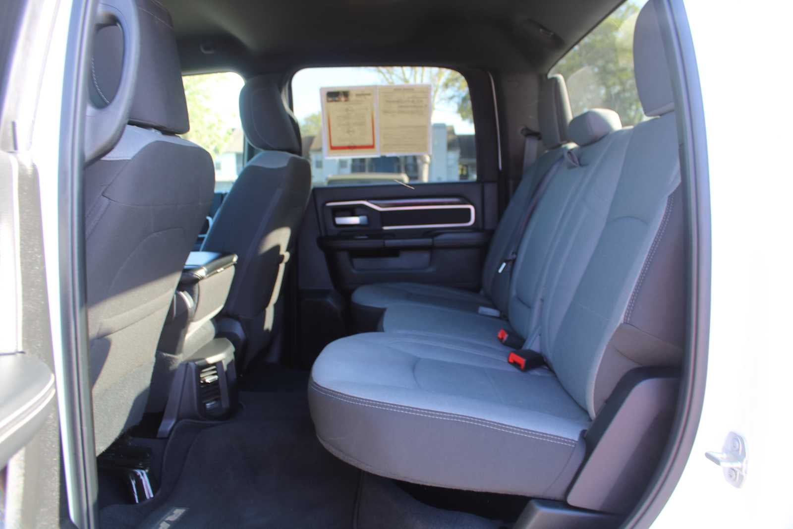 2024 RAM 2500 Big Horn Crew Cab 4x4 8' Box