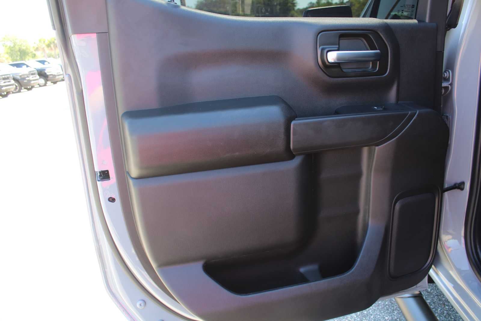 2024 Chevrolet Silverado 1500 4WD Crew Cab Short Bed Custom