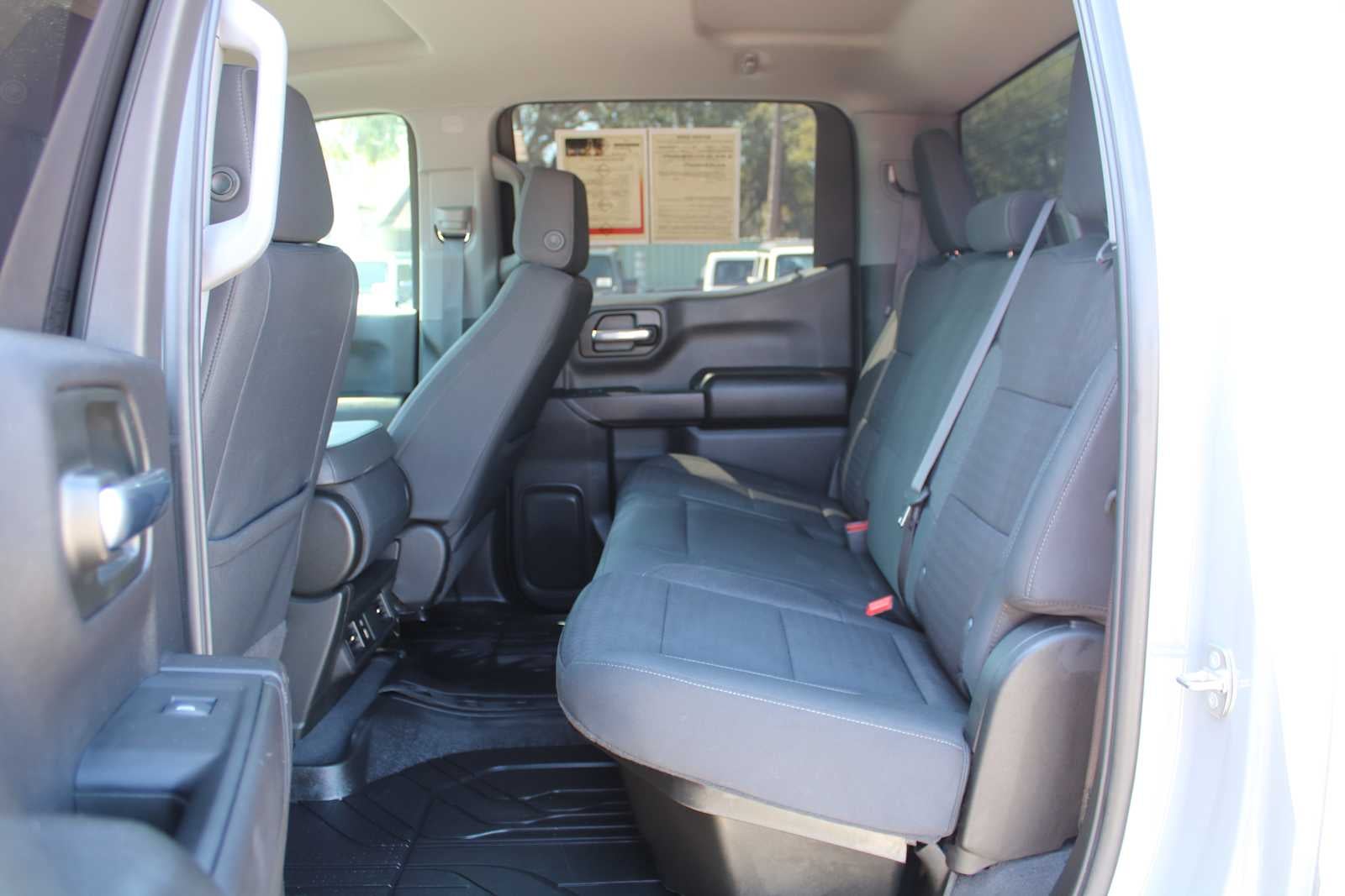 2024 Chevrolet Silverado 1500 4WD Crew Cab Short Bed Custom