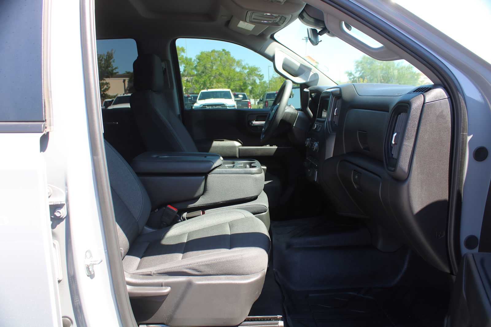 2024 Chevrolet Silverado 1500 4WD Crew Cab Short Bed Custom