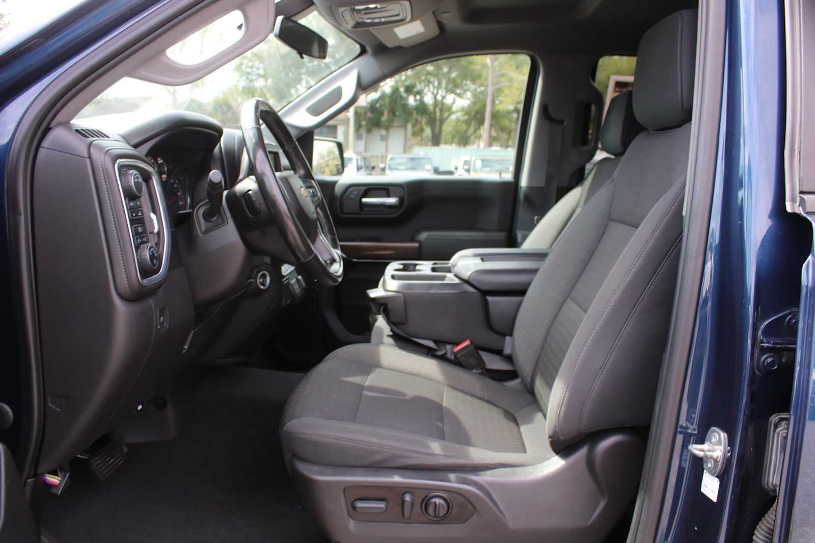 2022 Chevrolet Silverado 1500 LTD 4WD Crew Cab Short Bed LT with 2FL