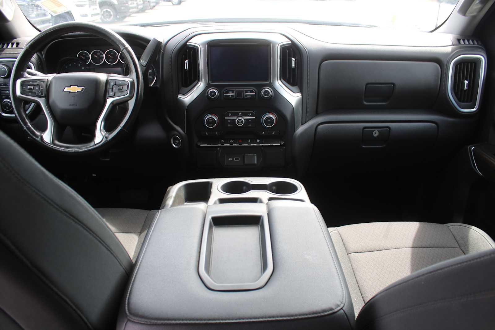 2022 Chevrolet Silverado 1500 LTD 4WD Crew Cab Short Bed LT with 2FL