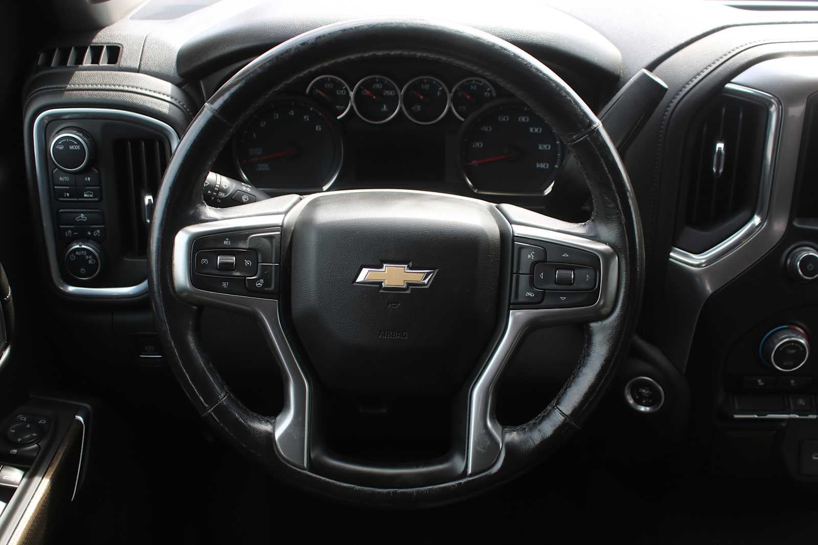 2022 Chevrolet Silverado 1500 LTD 4WD Crew Cab Short Bed LT with 2FL