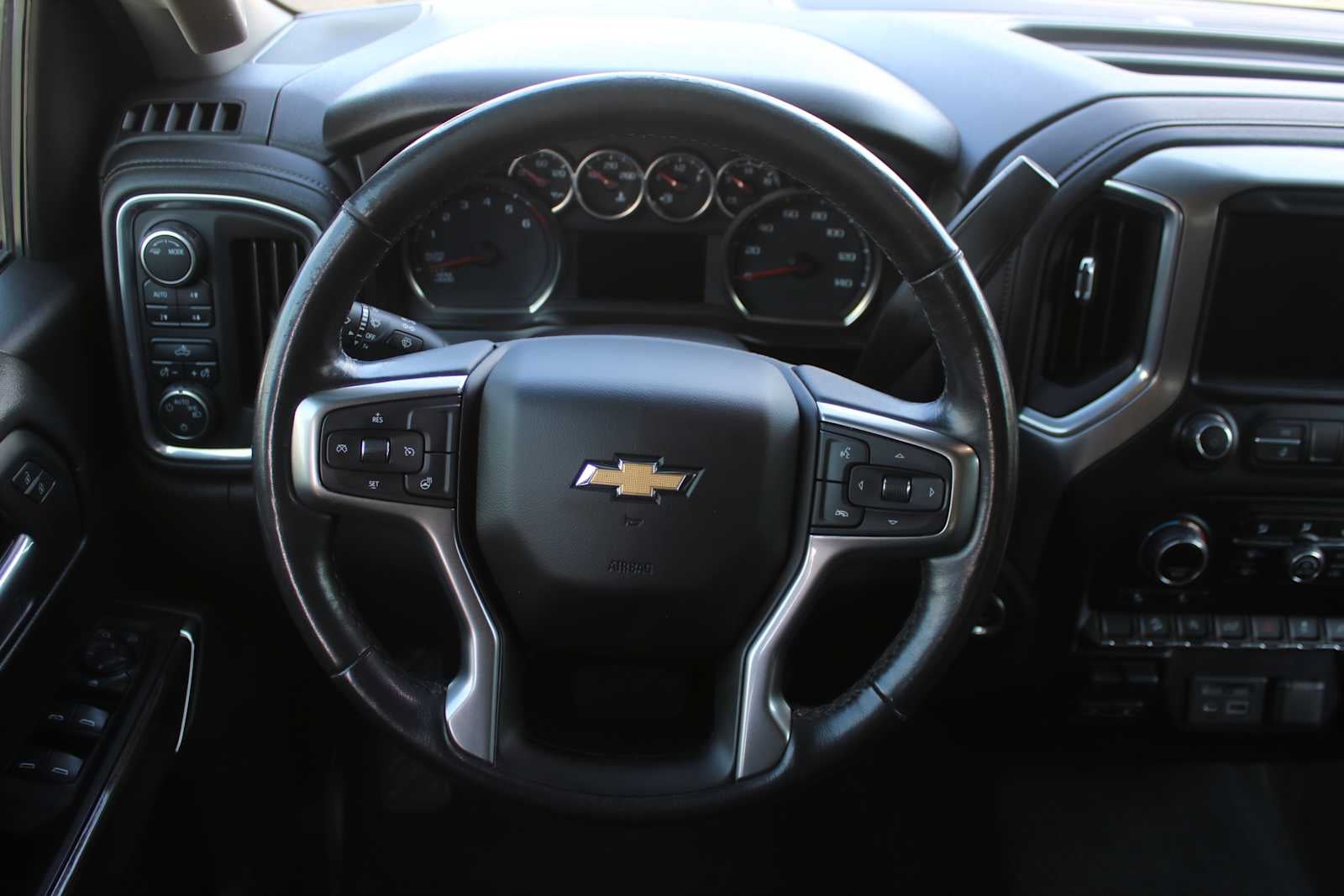 2021 Chevrolet Silverado 1500 4WD Crew Cab Short Bed LT