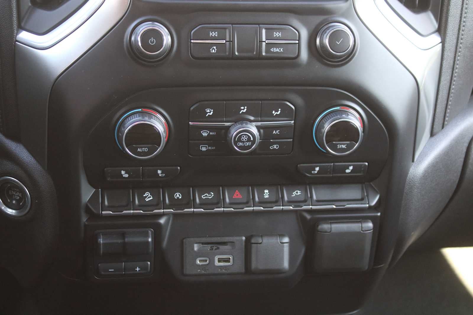 2021 Chevrolet Silverado 1500 4WD Crew Cab Short Bed LT