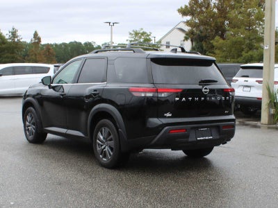 2024 Nissan Pathfinder SV