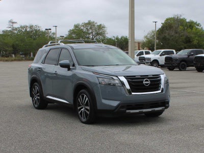 2025 Nissan Pathfinder Platinum FWD