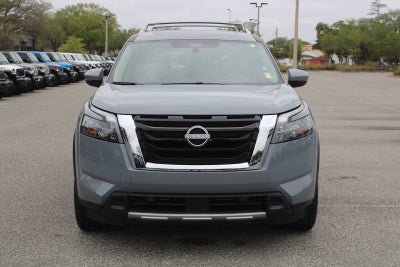2025 Nissan Pathfinder Platinum FWD