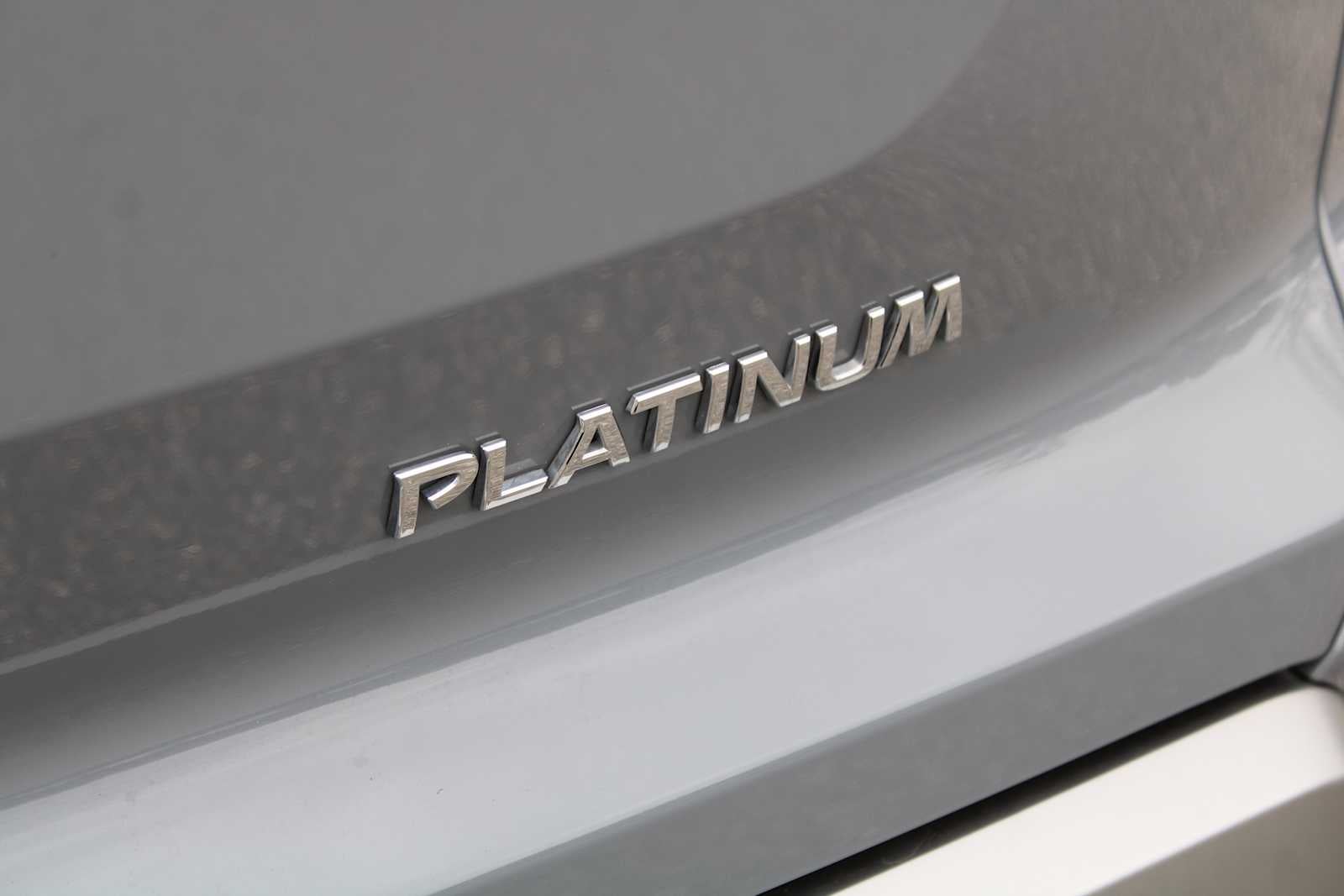 2025 Nissan Pathfinder Platinum FWD
