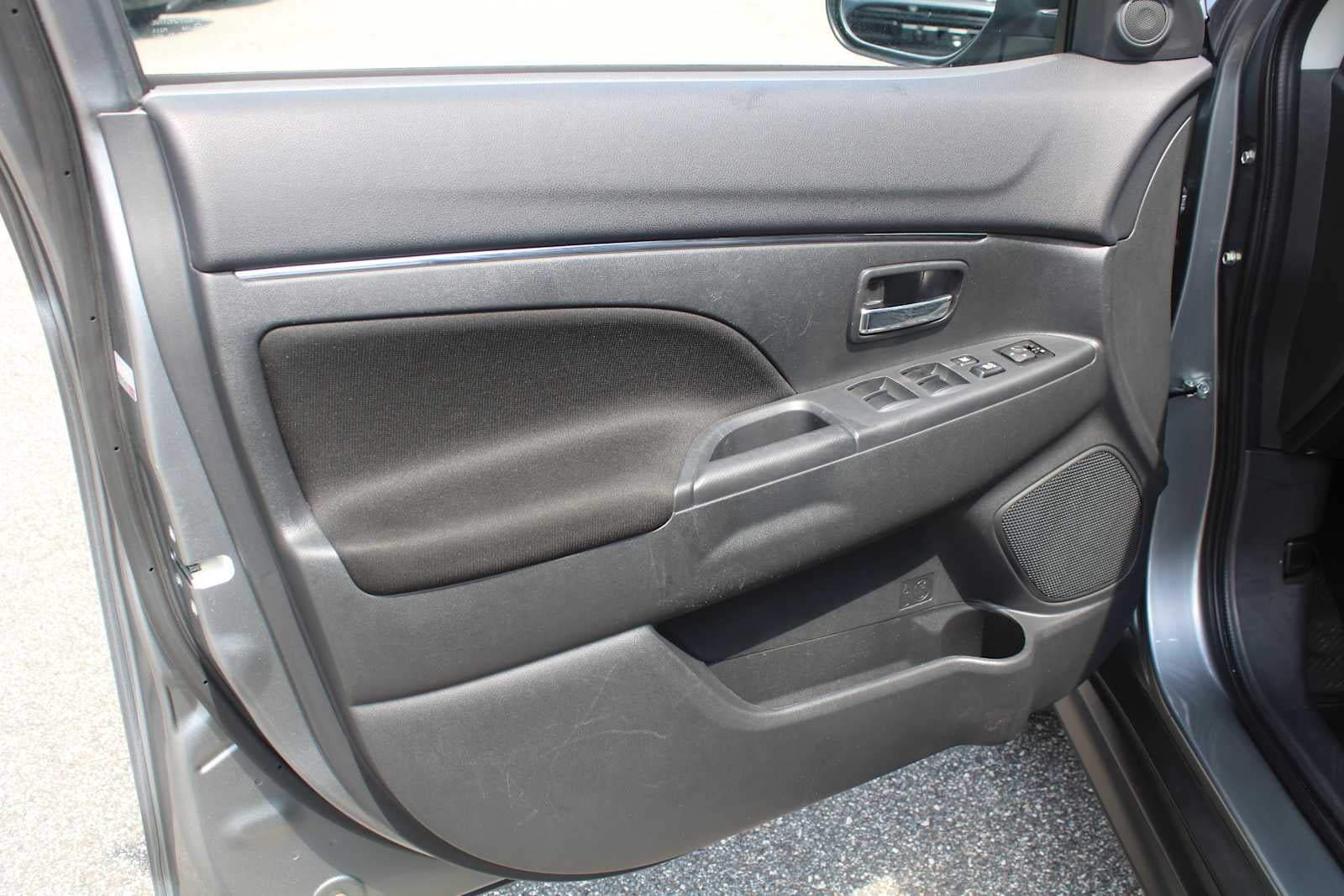 2025 Mitsubishi Outlander Sport LE