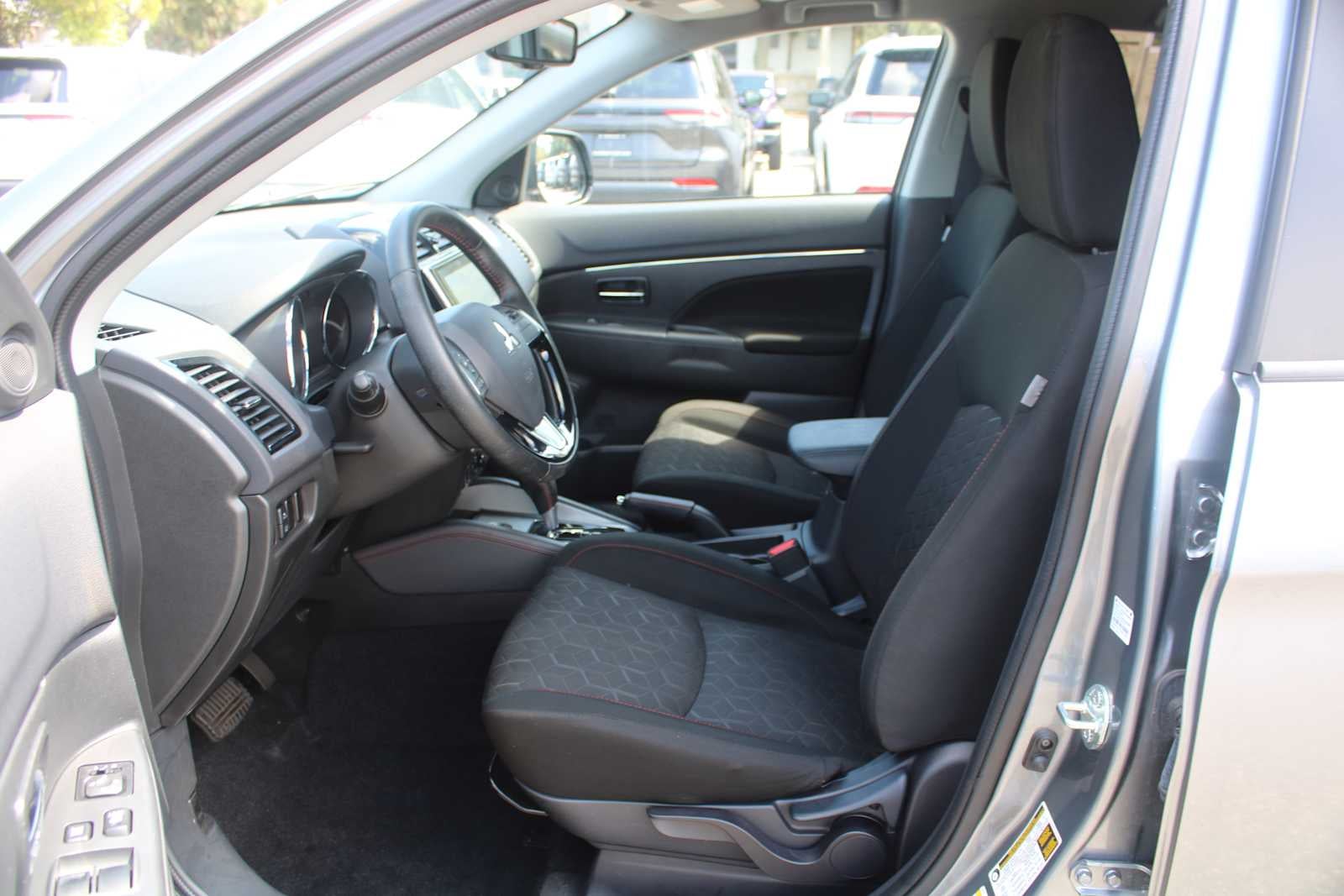 2025 Mitsubishi Outlander Sport LE