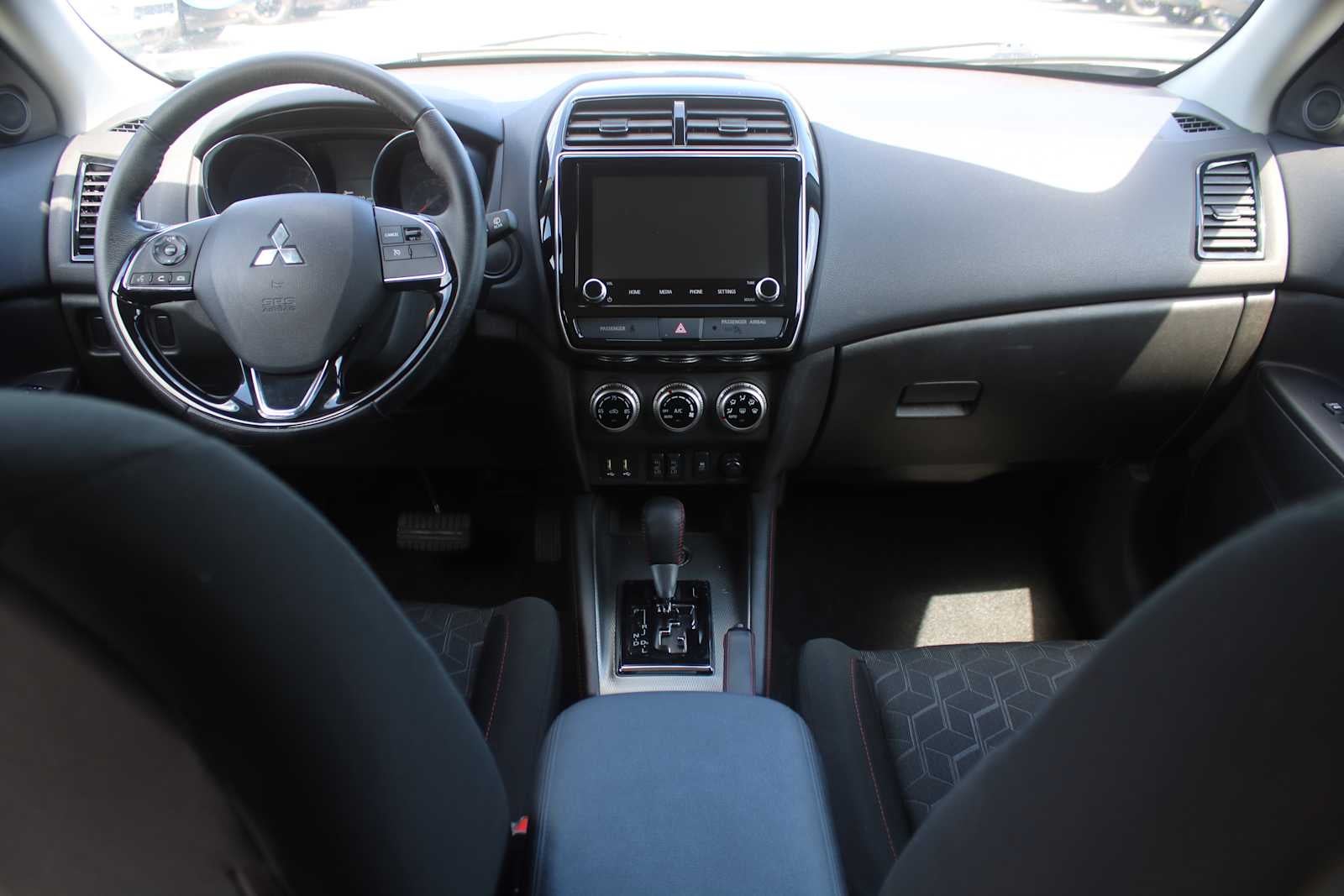2025 Mitsubishi Outlander Sport LE