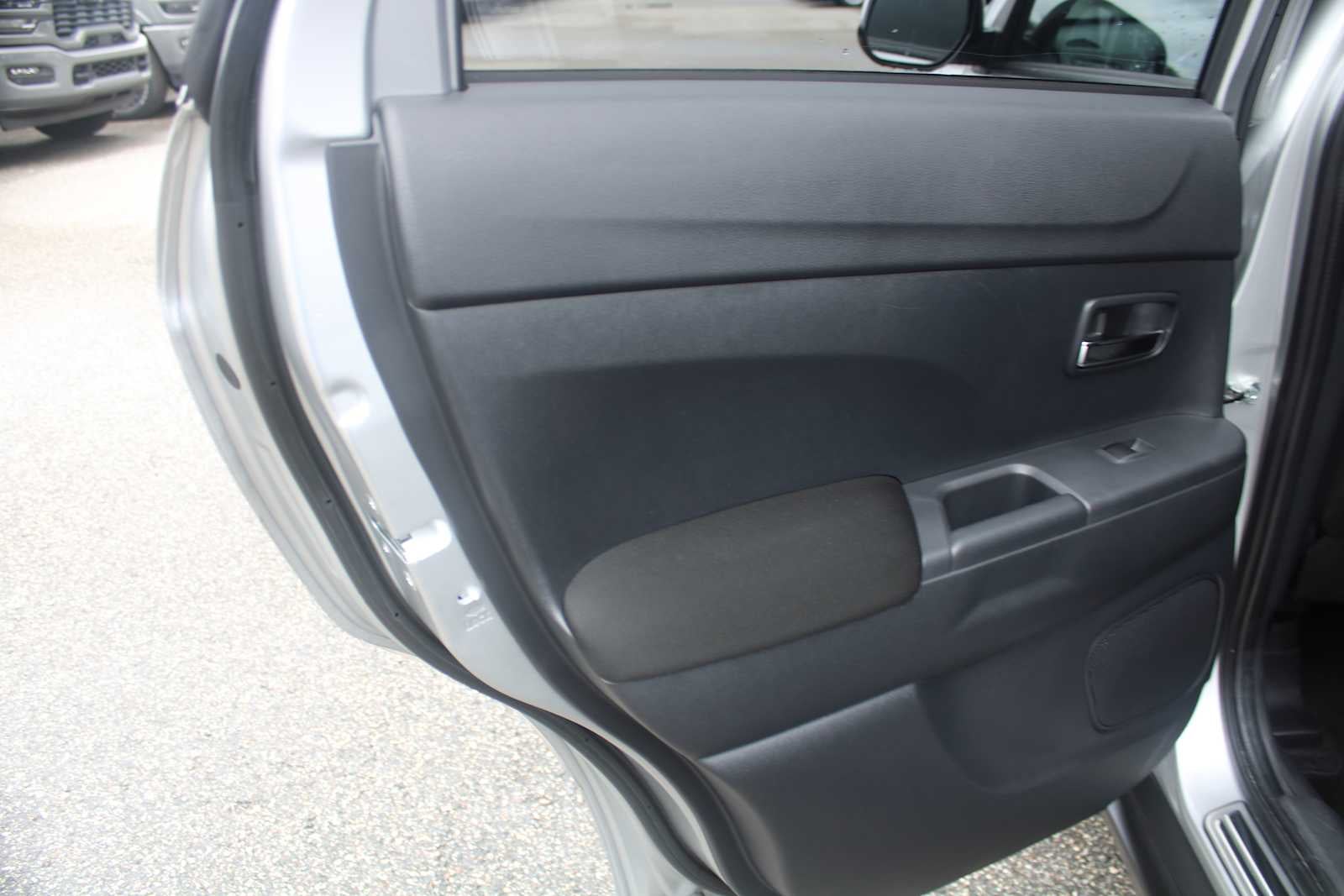 2026 Mitsubishi Outlander Sport ES